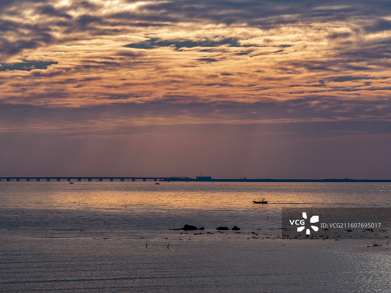 广西钦州三娘湾日落时的海滩对天景色图片素材