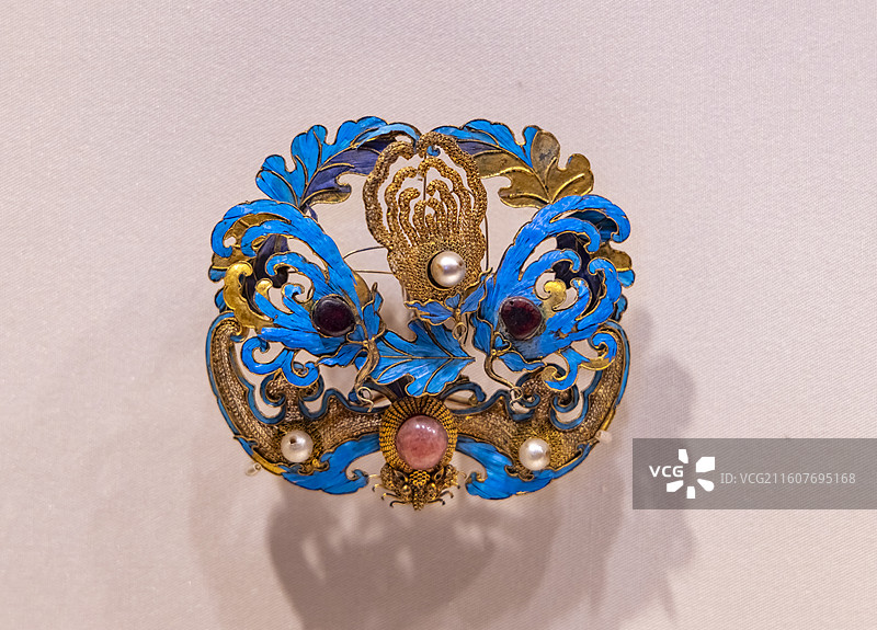 银镀金点翠嵌珍珠宝石福寿纹簪 清 故宫博物院珍宝馆图片素材