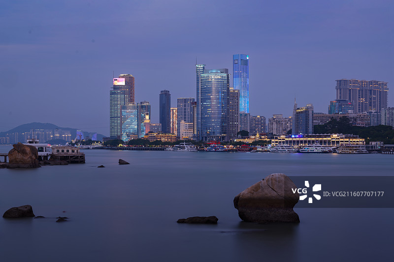 厦门城市夜景图 海上城市图片素材
