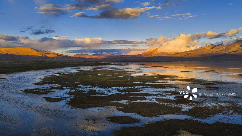 西藏日喀则亚东县多情错盛世晚霞图片素材