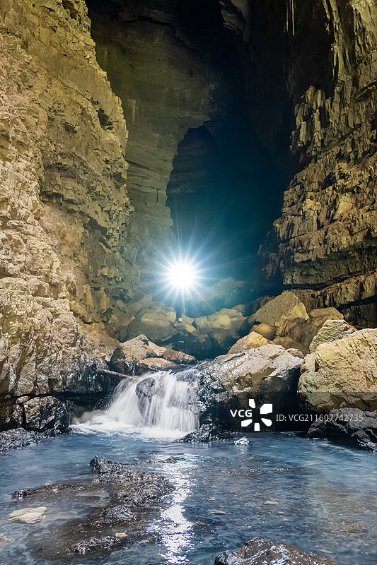 贵州 龙里县 猴子沟景区 蓝眼泪暗河溶洞图片素材