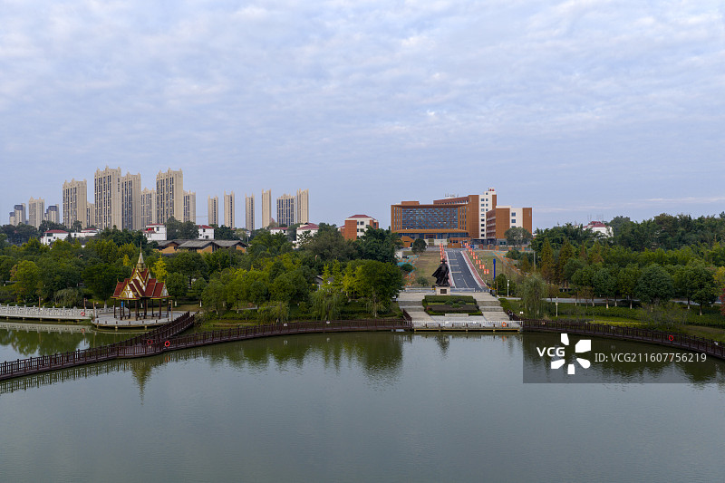 航拍江西赣州南康家居小镇景区建筑景观城市风光图片素材