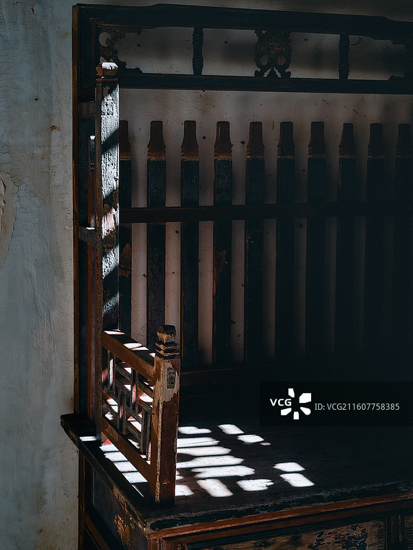 守拙园里的旧榻图片素材