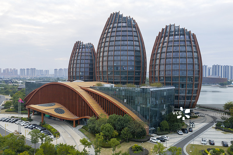 航拍江西赣州南康家居小镇景区建筑景观城市风光图片素材