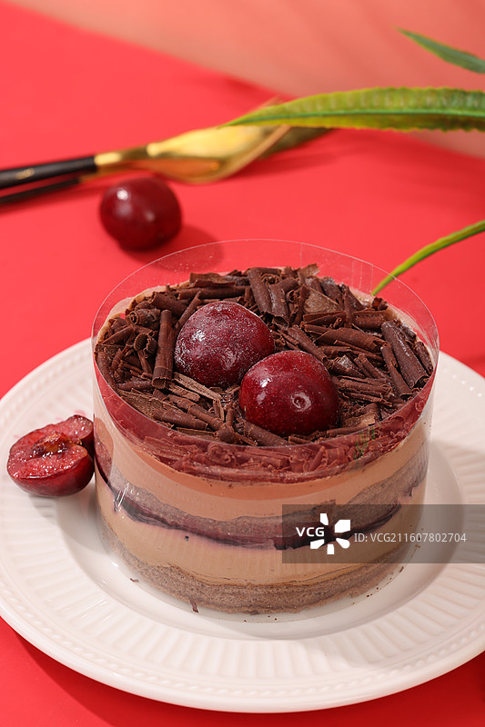 车厘子黑森林蛋糕图片素材