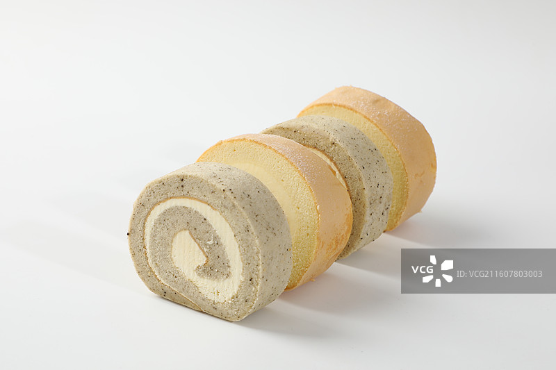 牛乳伯爵红茶瑞士卷8片图片素材