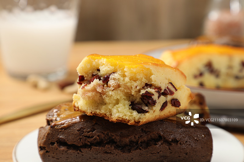 巧克力司康蔓越莓核桃司康图片素材