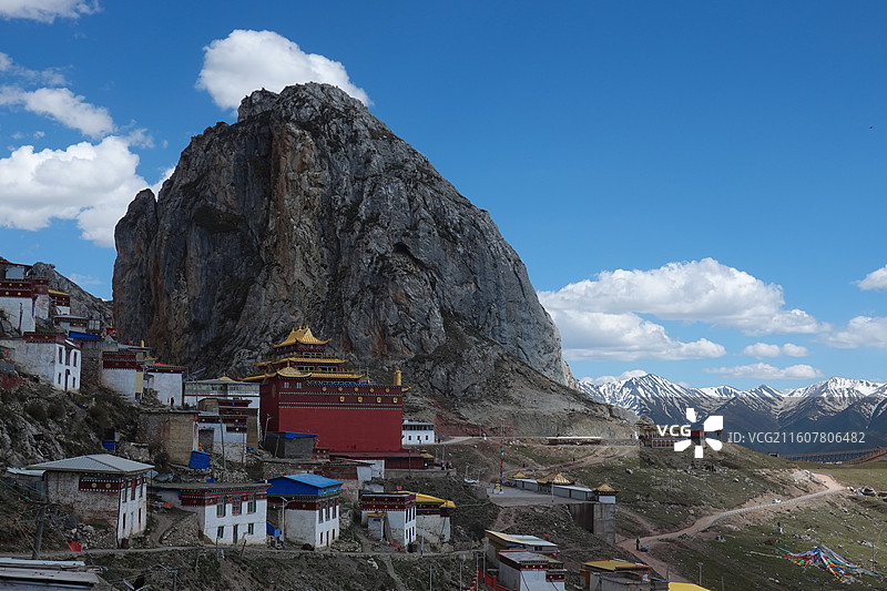 西藏昌都市丁青县孜珠山孜珠寺图片素材