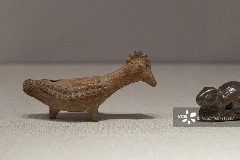 丝乐风飘处处闻-动物形埙图片素材