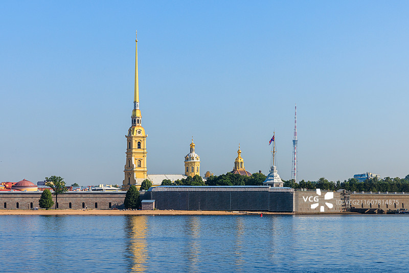 俄罗斯圣彼得堡涅瓦河畔阿芙乐尔号巡洋舰图片素材