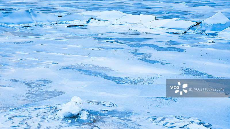 冬天结冰的湖面图片素材