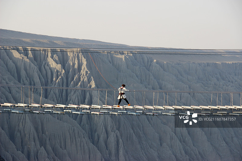 新疆克拉玛依市独山子大峡谷高空索道游玩项目图片素材