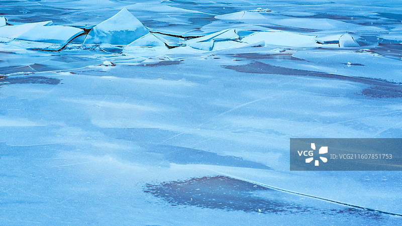 冬天结冰的湖面图片素材