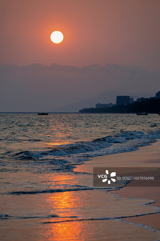 三亚椰梦长廊海边日落图片素材