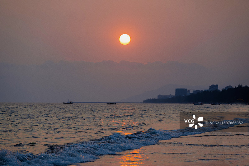 三亚椰梦长廊海边日落图片素材