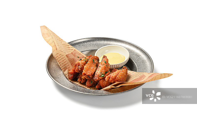 西式小吃 牛肋条 薯条 黑金鸡块 鸡翅根 蘑菇 冷菜 白底 番茄汤 烤鸡 三拼图片素材