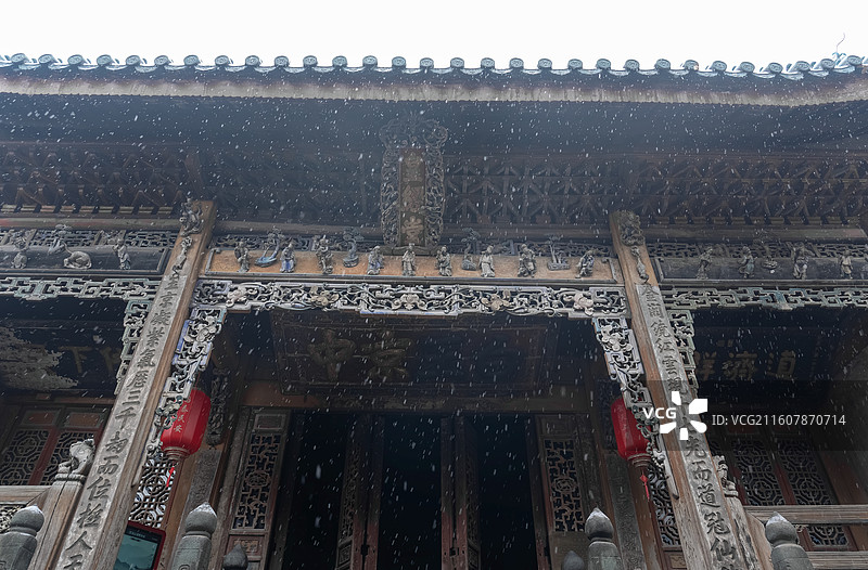 武当山大岳太和宫古建筑雪景图片素材