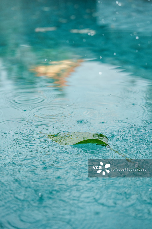 空中的水珠图片素材