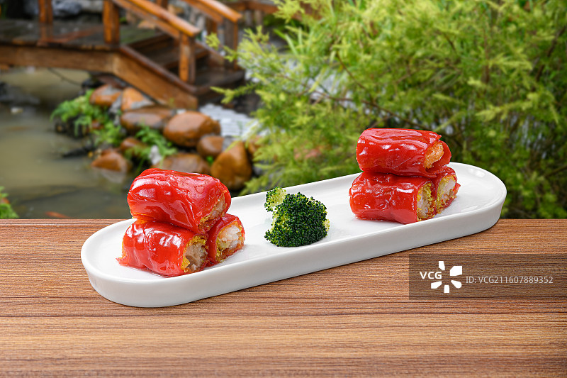 粤式早茶 鸡脚 煎饺 糕点 油条 紫薯 肠粉 红米虾肠 皮蛋瘦肉粥 炒饭 炒粉图片素材