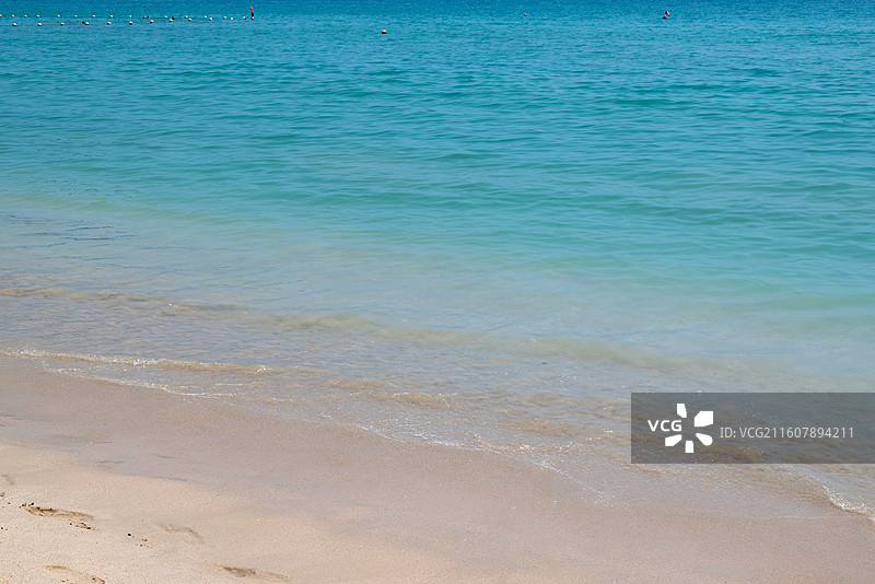 三亚大东海的海岸线沙滩海洋风光图片素材