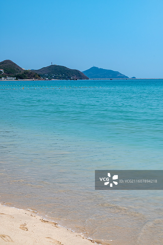 三亚大东海的海岸线沙滩海洋风光图片素材
