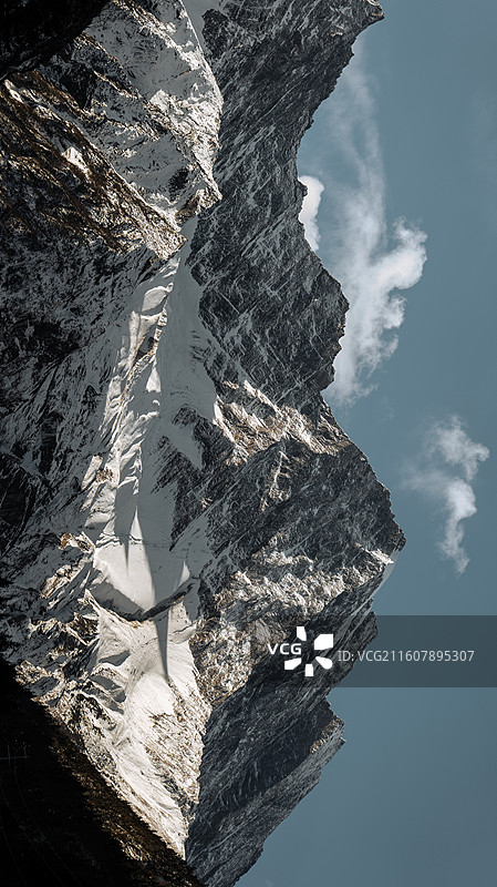 理小路 金字塔峰图片素材