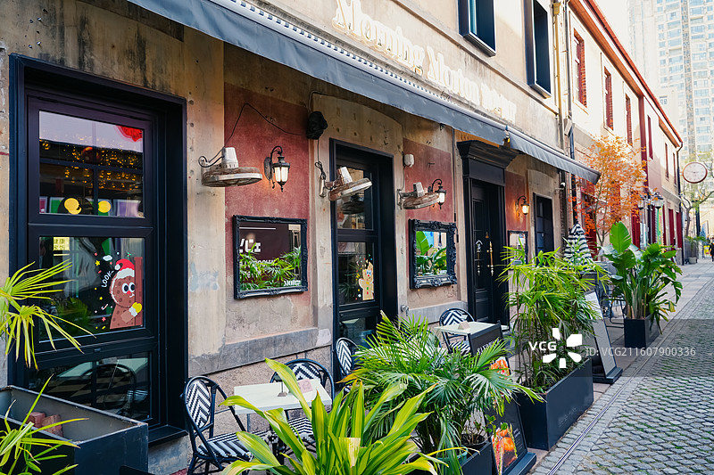 山东省青岛市市南区上街里·银鱼巷  百年老街区  时尚潮流街区  网红打卡地图片素材