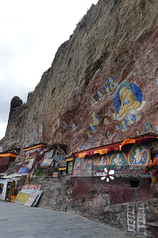 西藏拉萨市拉萨药王山千佛崖摩崖造像图片素材