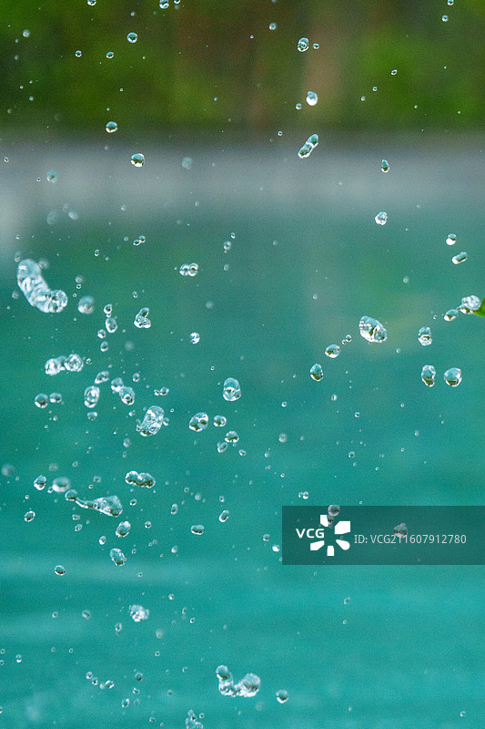 空中的水珠图片素材