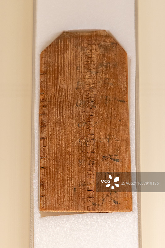 甘肃简牍博物馆 汉元康三年 官衣木简 1972-74年甲渠候官遗址出土图片素材