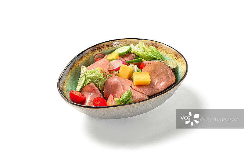 西式小吃 牛肋条 薯条 黑金鸡块 鸡翅根 蘑菇 冷菜 白底 番茄汤 烤鸡 三拼图片素材