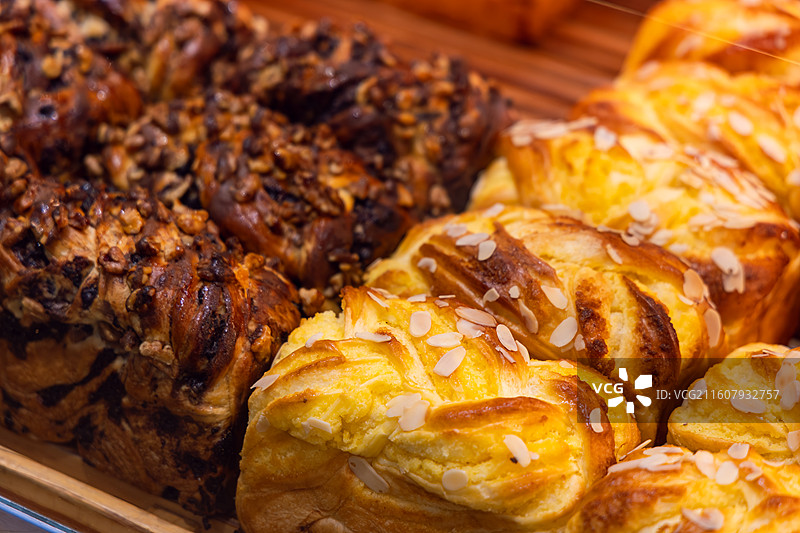 橱窗里的面包图片素材