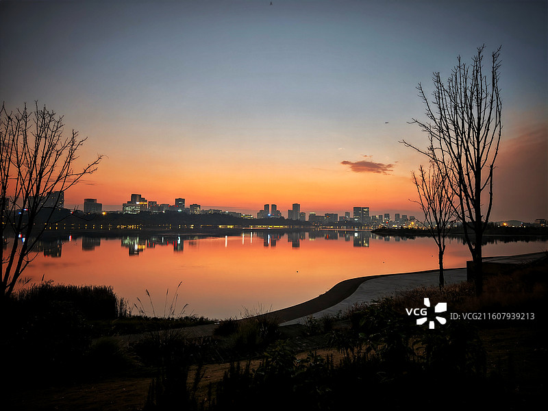 兴隆湖傍晚的风景图片素材