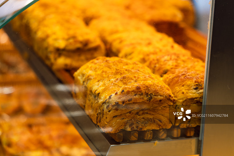 橱窗里的面包图片素材