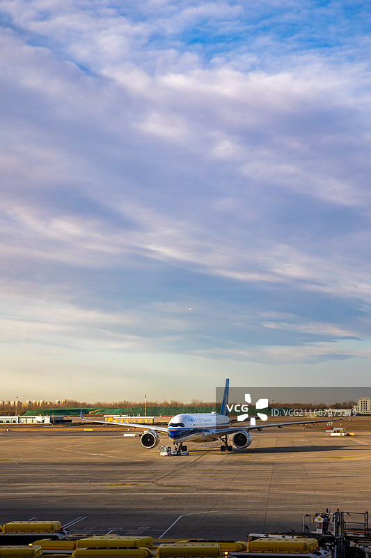 大兴国际机场的剪影图片素材