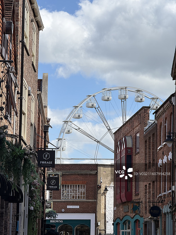 英国约克城市街道上不同历史时期的建筑图片素材