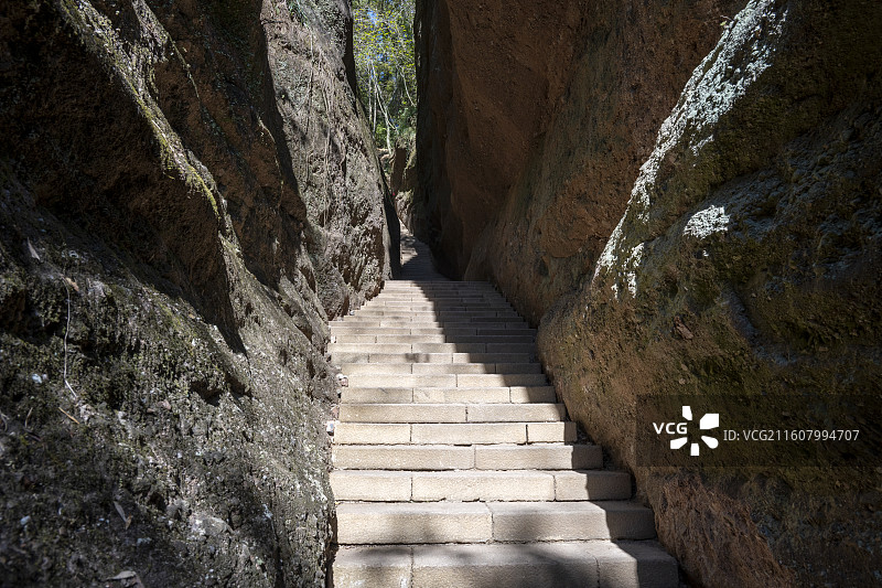 江西赣州宁都翠微峰风景区一线天景点山景自然风光图片素材