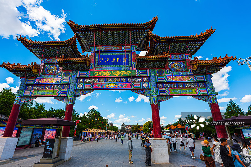 内蒙古呼和浩特-塞上老街-大召寺-牌楼图片素材