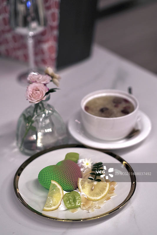 火车上的特色餐厅下午茶图片素材