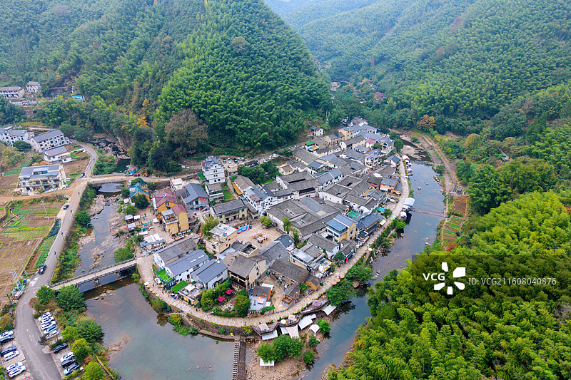 杭州桐庐马岭古道芦茨古村航拍全貌图片素材
