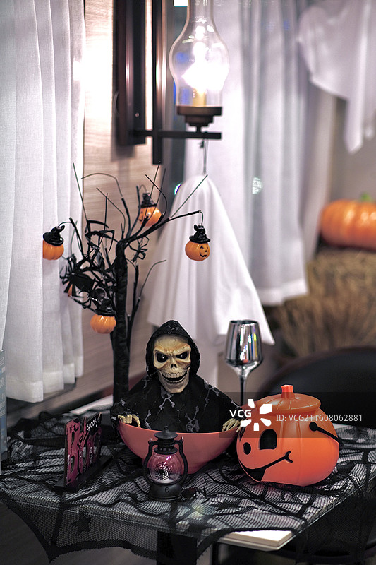 火车上的特色餐厅下午茶图片素材