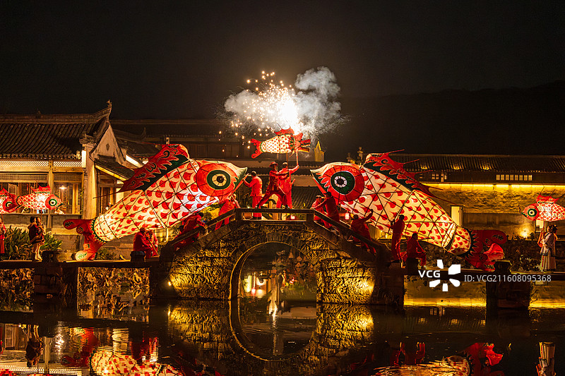 黄山呈坎秋景鱼灯图片素材