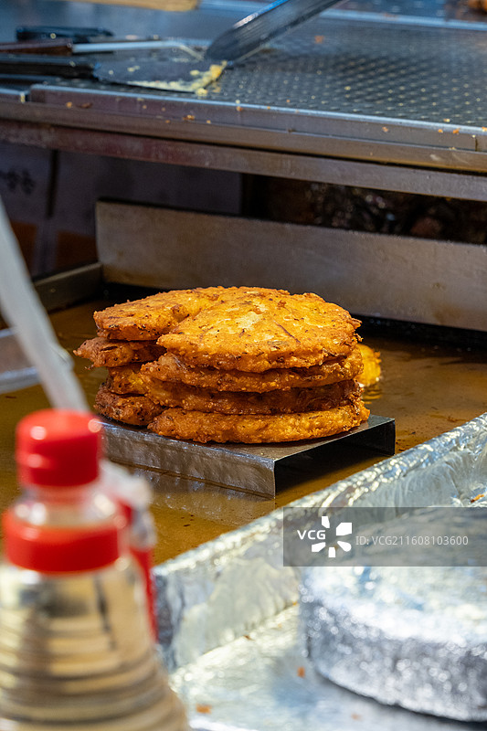 首尔广藏市场韩式绿豆煎饼制作图片素材