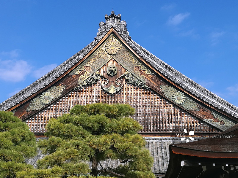 日本京都二条城世界文化遗产德川家康江户幕府本丸御殿二之丸御殿庭院唐门图片素材