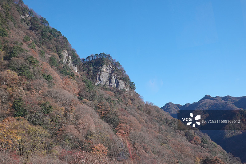 四川省巴中市南江县光雾山诺水河世界地质公园：米仓山景区：香炉山秋色秋景图片素材