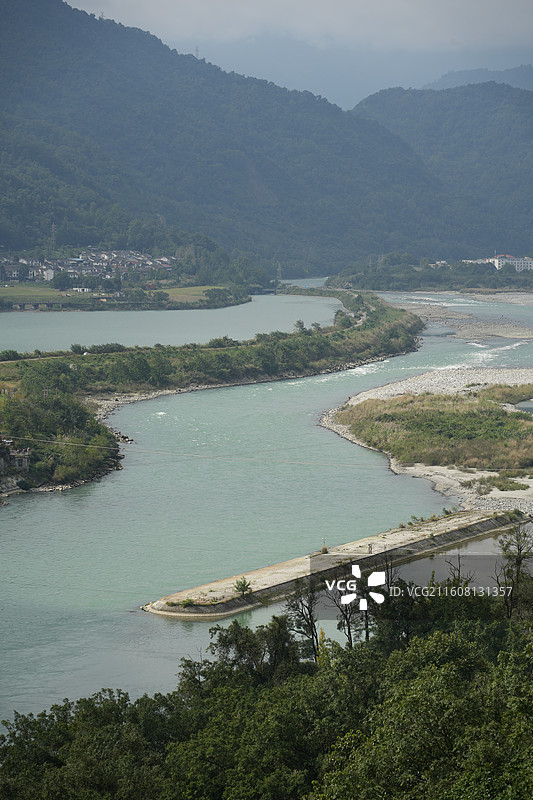 都江堰景区全景高清图世界文化遗产，鱼嘴、飞沙堰、宝瓶口三大无坝水利工程壮丽景观图片素材