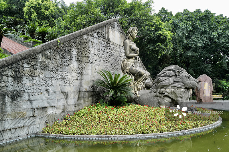 四川宜宾五粮液酒圣山酒圣圣女雕像图片素材