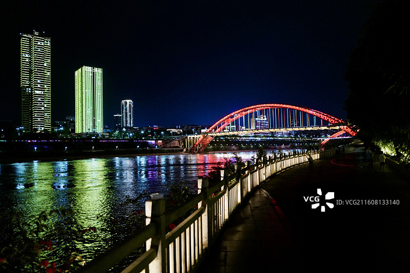 四川宜宾著名地标三江口、合江门、川南第一高楼宜宾中心及长江两岸夜景风光图片素材