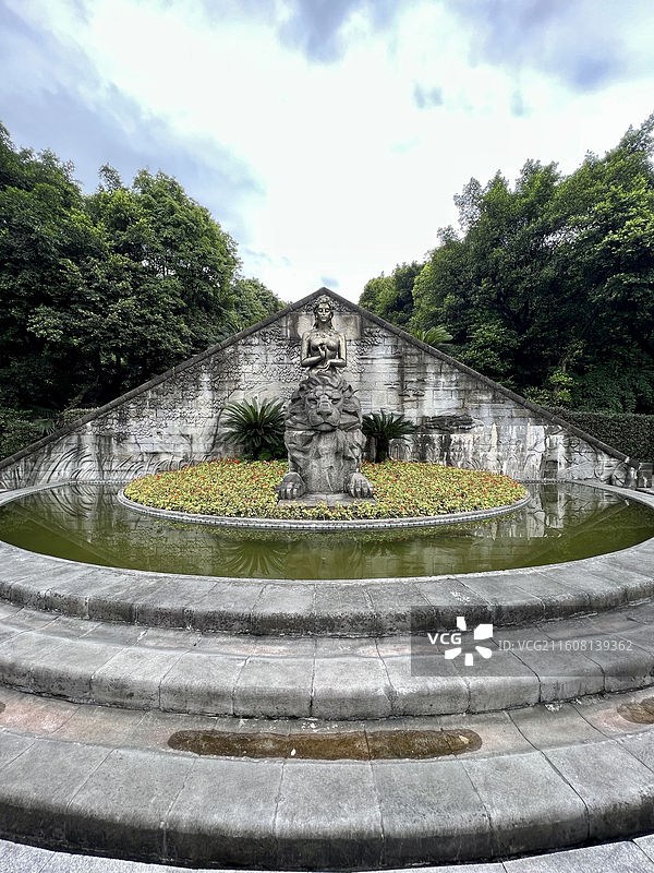 四川宜宾五粮液酒圣山酒圣圣女雕像图片素材