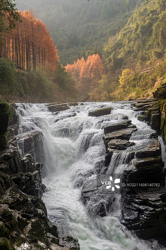 世界地质公园湖北利川腾龙洞著名景点卧龙吞江图片素材